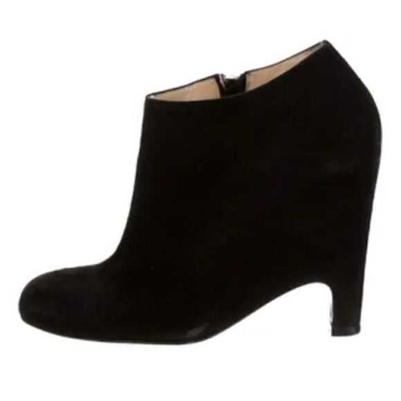 Authentic CHRISTIAN LOUBOUTIN
Morphing Ankle Booties Size 37 - Picture 5 of 11